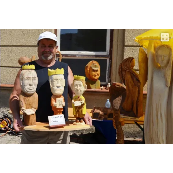 Jiří Kafuněk - Řezbář vytesal obličeje Zemana, Klause i Havla.